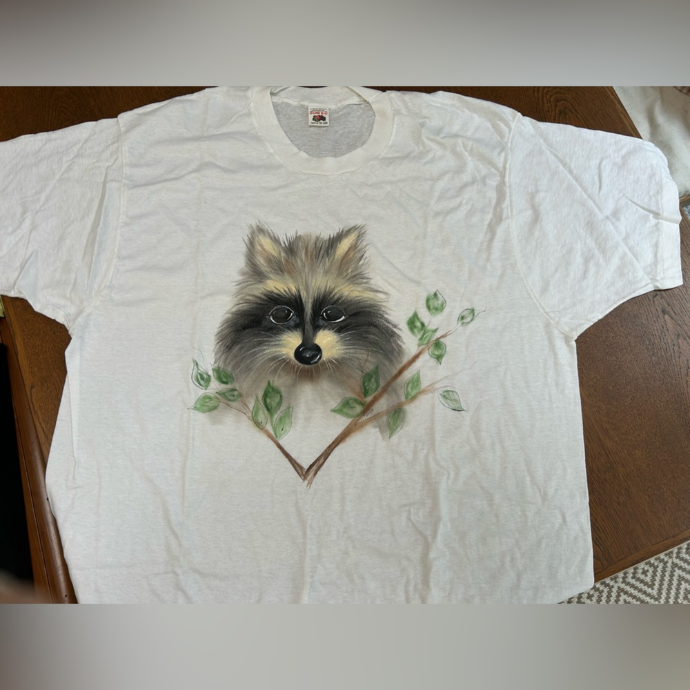 Fruit of Loom White T-Shirt. Handpainted, darling raccoon. XXLg. 50-52. Artistic